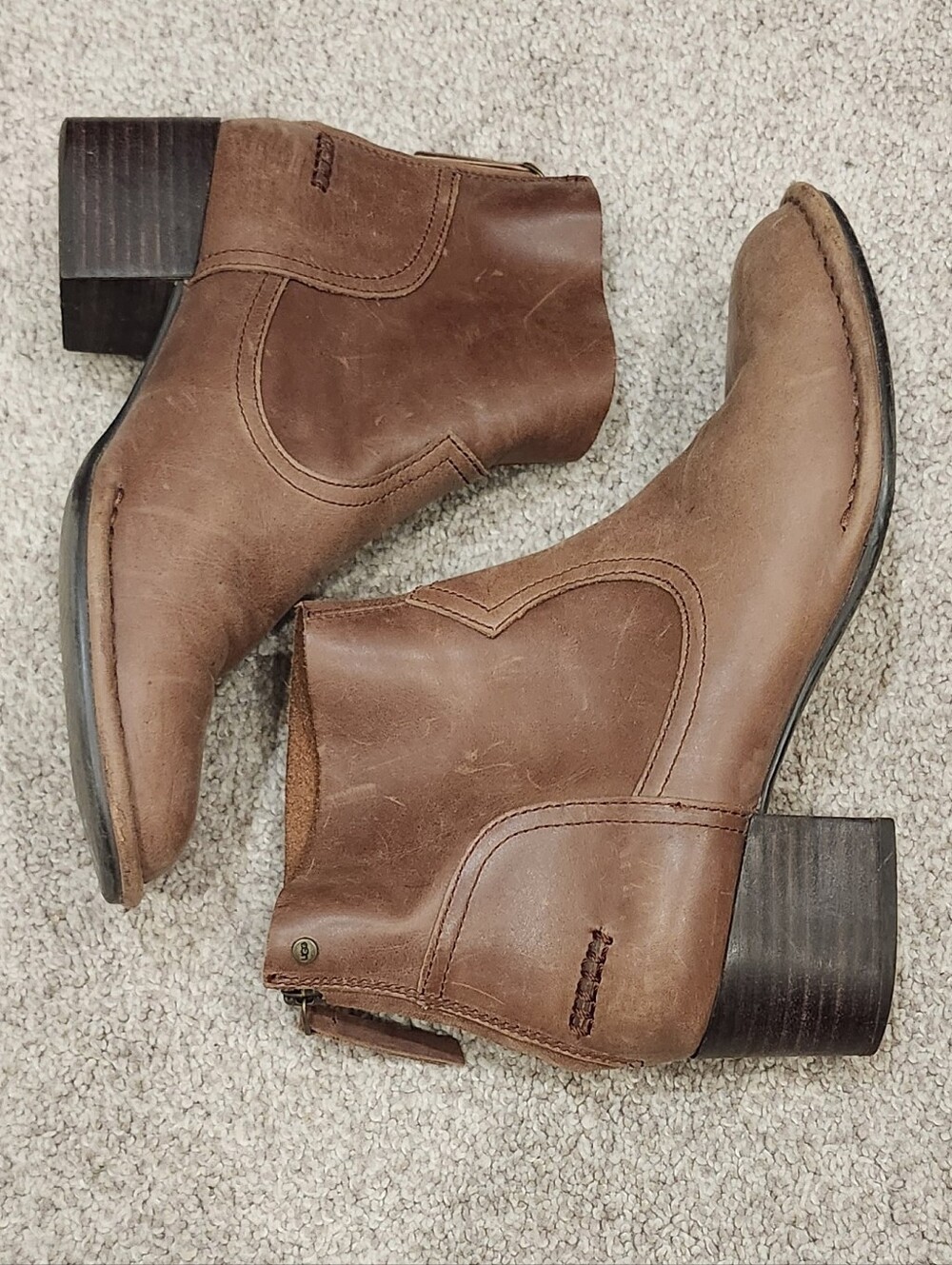 UGG BANDARA BOOT / BOOTIES SIZE 8